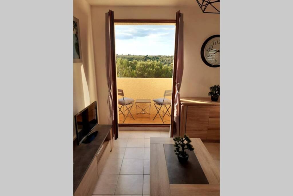 Calme Entre Terre Et Proche * Fleury (Aude)